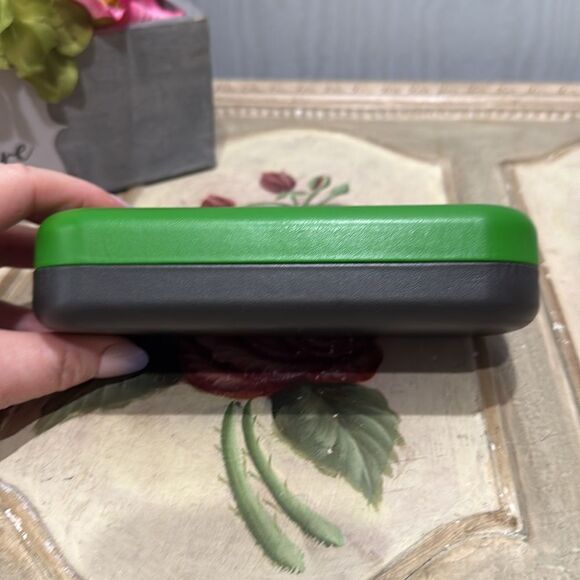 Kate Spade New York Eyeglass Case So Happy to See You Green - Picture 4 of 8